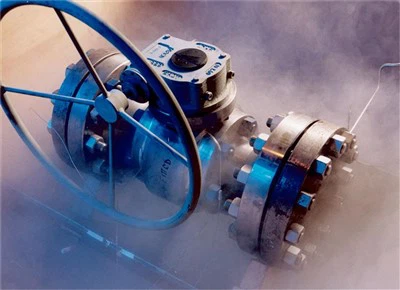 Kriogeni krogelni ventil iz litega jekla